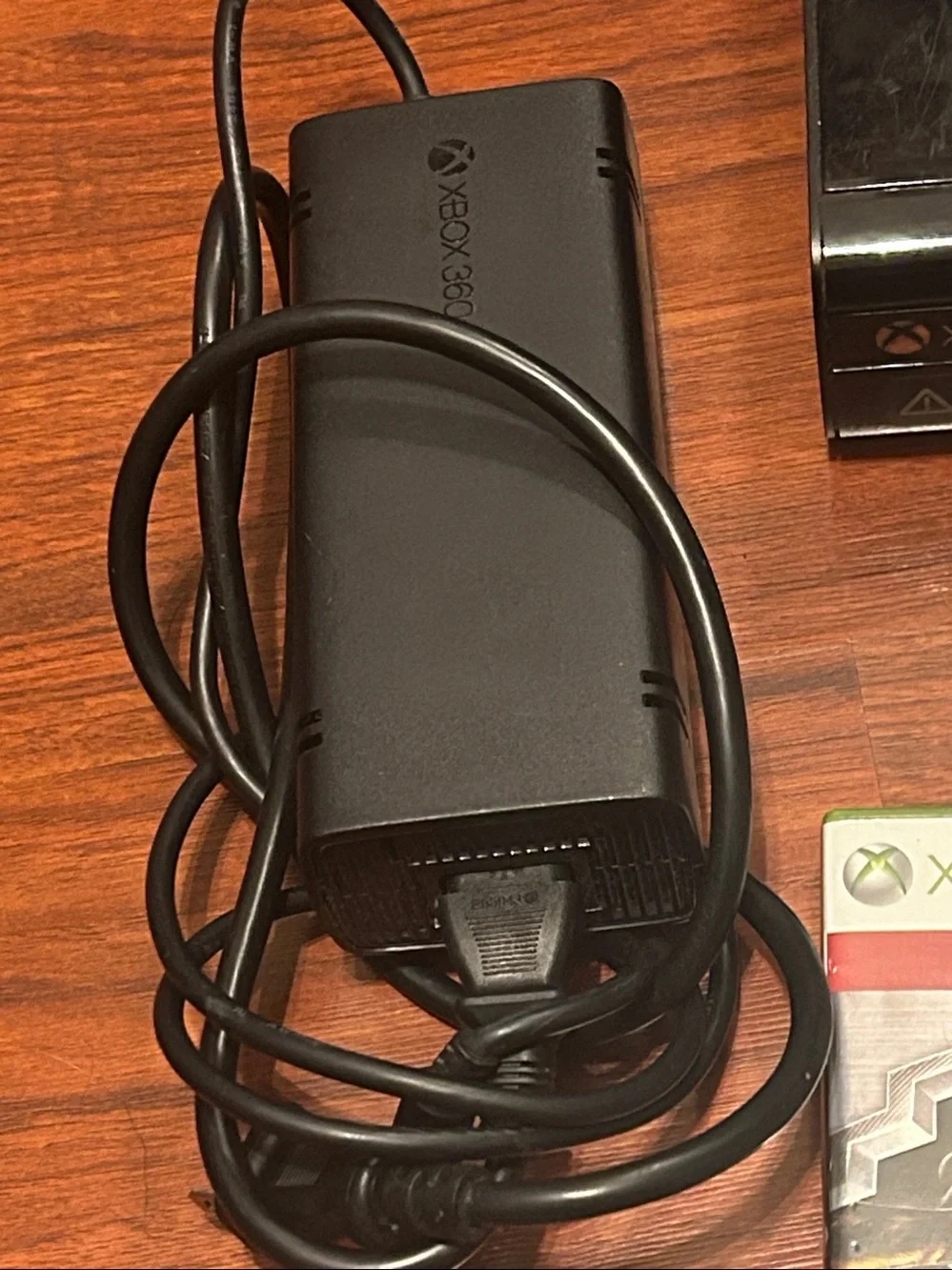 Microsoft Xbox 360 E Console Bundle - Kinect, 2 Controllers, Minecraft & 8 Games